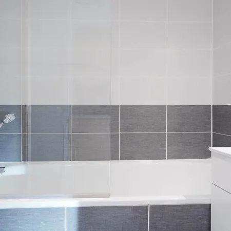 Apartment Saint Clair N303 St2 *