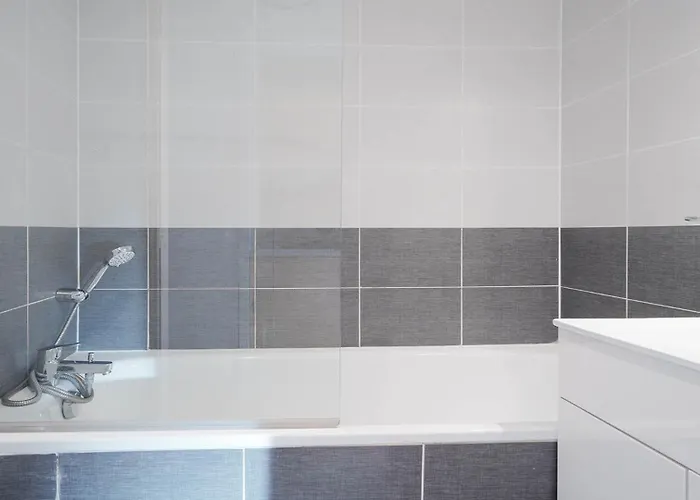 Apartment Saint Clair N303 St2 *